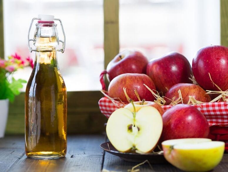 El vinagre de sidra de manzana es extremadamente eficaz en el tratamiento de las venas varicosas de las piernas.
